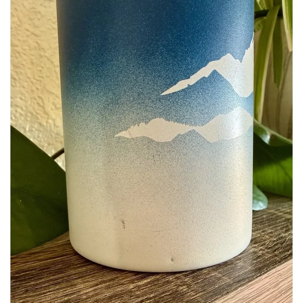 Hydro Flask 32 Oz Water Bottle With Straw‎ Mountain Design,18/8 Stainless GUC